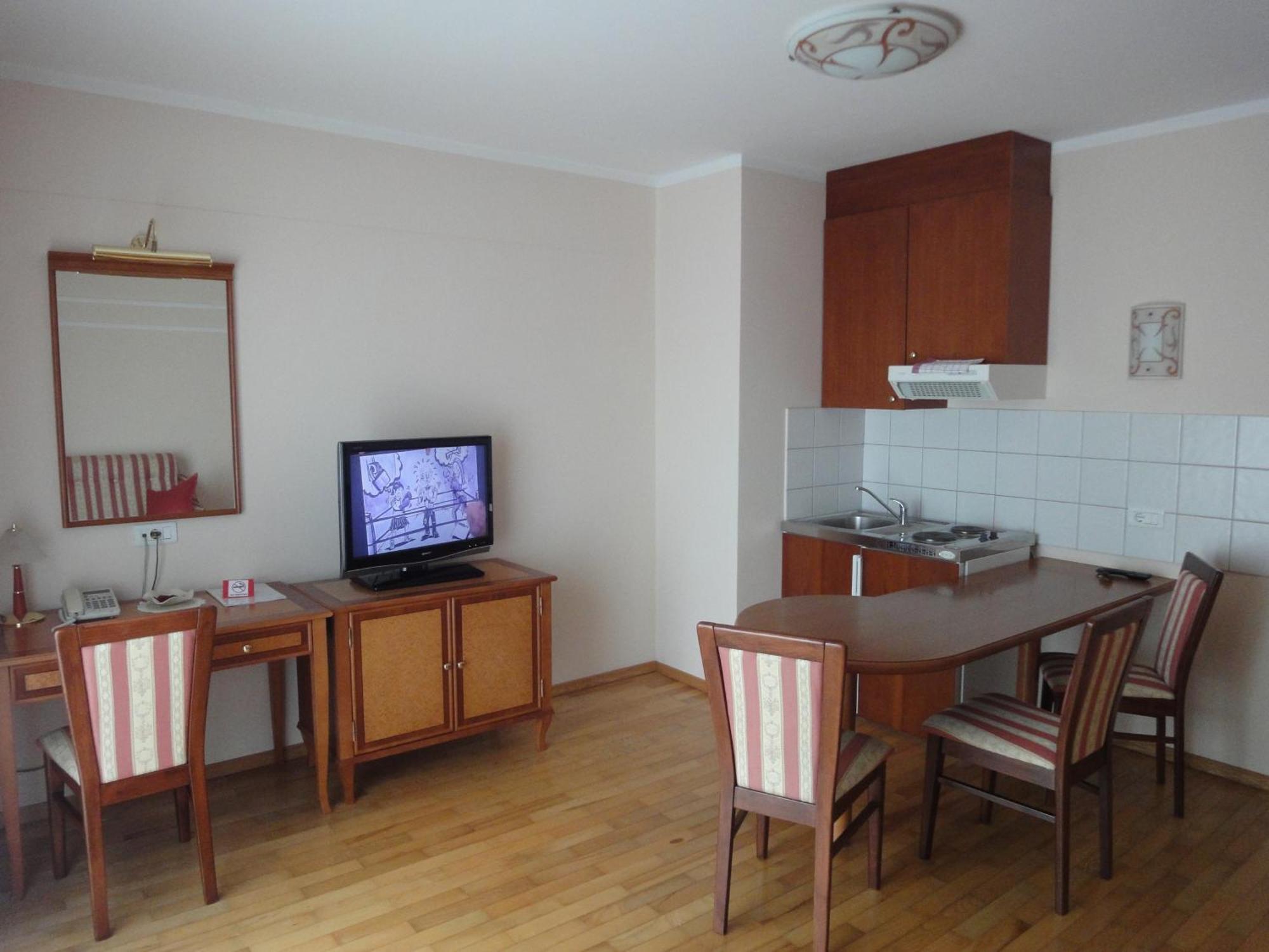 קטז אוב סבי Hotel Cateski Dvorec מראה חיצוני תמונה