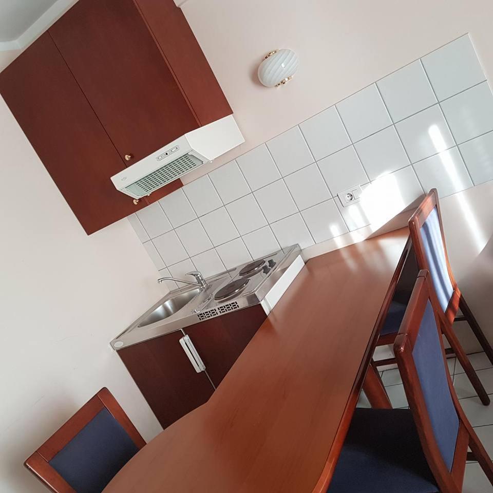 קטז אוב סבי Hotel Cateski Dvorec מראה חיצוני תמונה