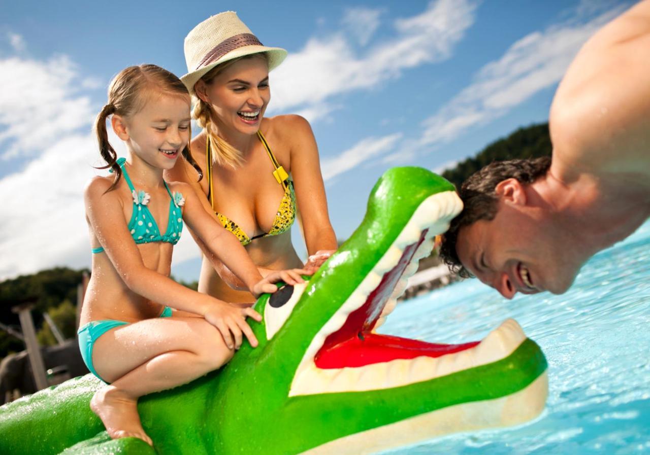 קטז אוב סבי Hotel Cateski Dvorec מראה חיצוני תמונה